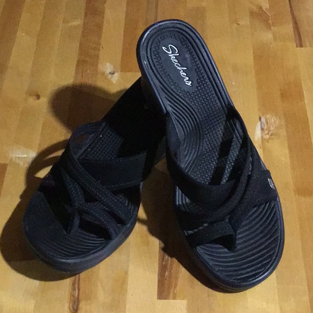 Women’s Sketchers Cali Rumblers Young at Heart Wedge Sandals Size 9